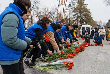 В День Неизвестного Солдата оренбуржцы почтили память героев